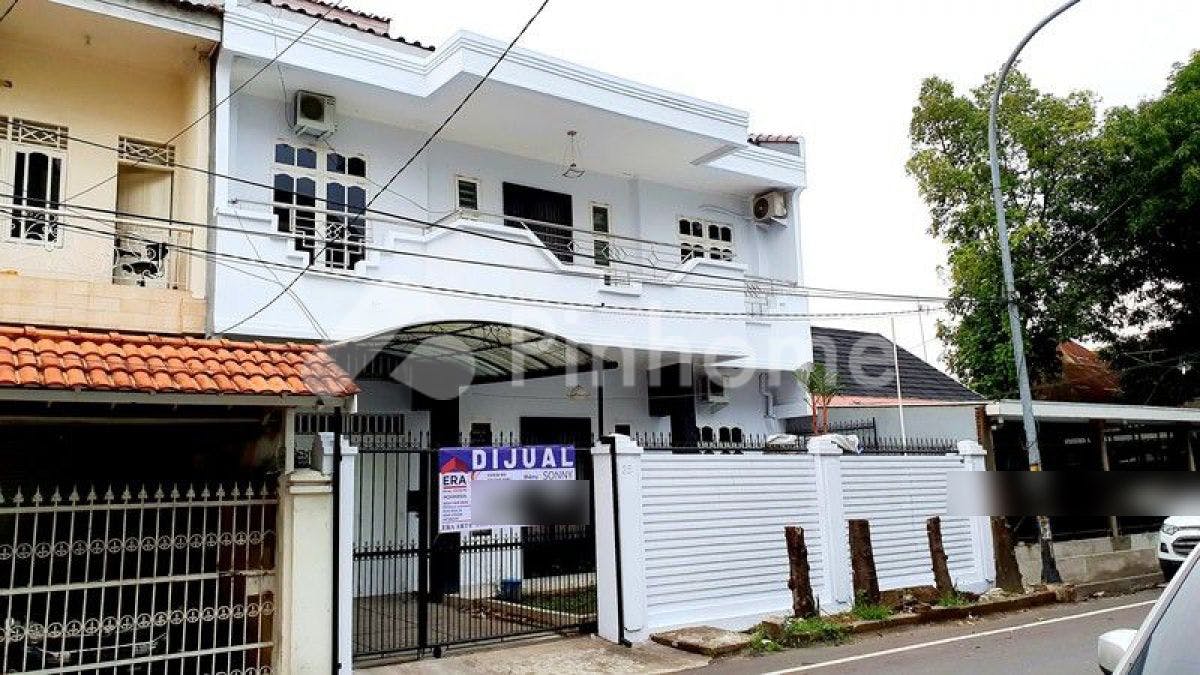 Dijual Rumah Lokasi Strategis Dekat Pasar di Jalan Durian - Gambar 1