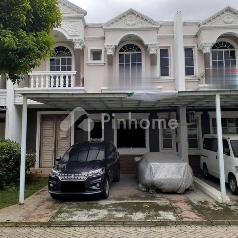 disewakan rumah lingkungan nyaman dalam komplek di green lake city cluster eropa  jakarta barat - 1