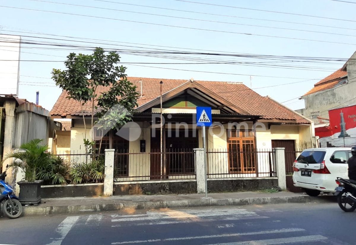 Dijual Rumah Lokasi Stategis Dekat Tugu di Jl. Letjen Suprapto - Gambar 1