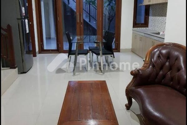 dijual rumah 2 lantai 3kt 150m2 di jalan pandu hayam wuruk - 2