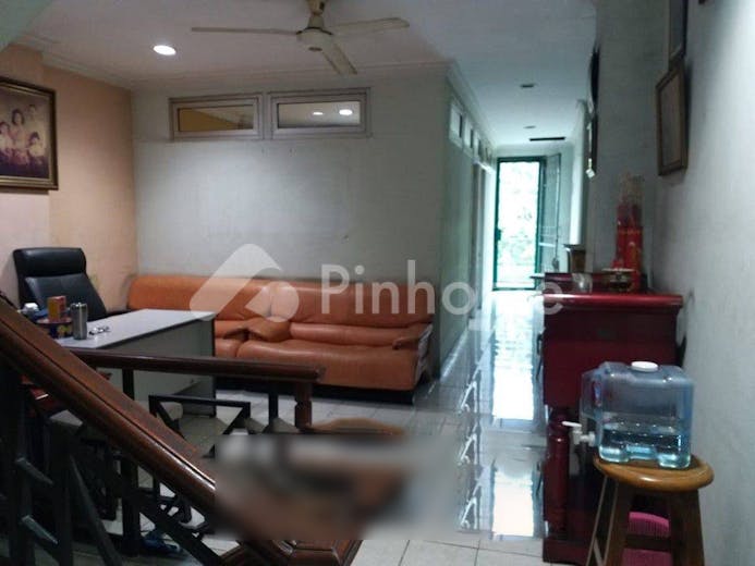 dijual ruko lokasi strategis di jl  raya daan mogot - 1