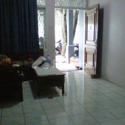 dijual rumah lokasi strategis di sukasari  bandung - 2