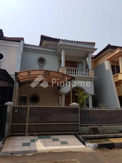 dijual rumah lokasi strategis di permata buana