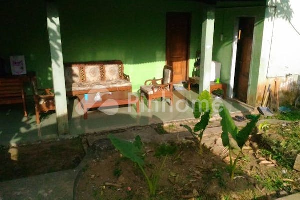 dijual rumah sangat strategis di jln raya mangunegara - 7