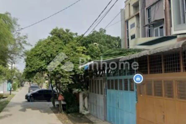 dijual rumah bebas banjir di jl  pembangunan ii - 8