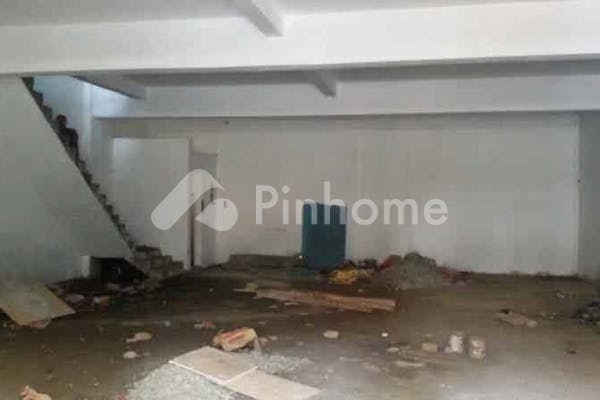 dijual ruko lokasi strategis di jl  sutomo - 7