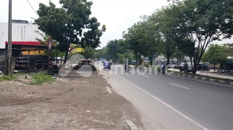 dijual ruko lokasi strategis di jl  asrama - 5