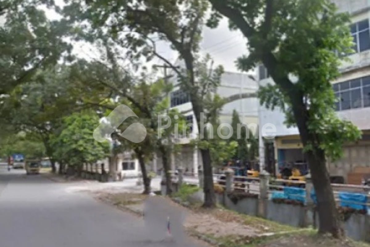 similar property dijual ruko lokasi strategis di komplek malindo kim 1  jl  pulau sumatra - 4