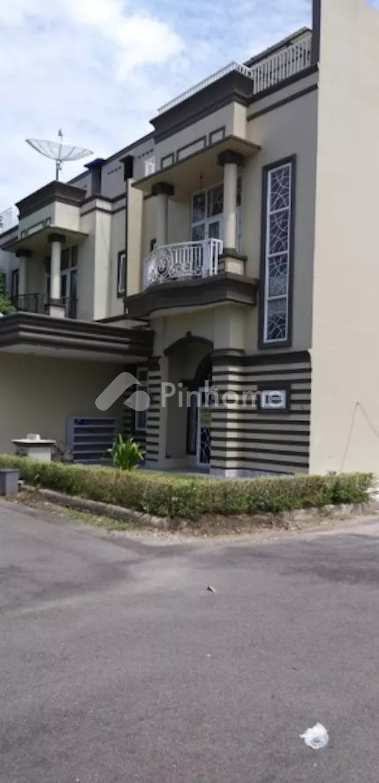 Disewakan Rumah Lingkungan Nyaman di Komplek Rich Mansion, Jl. Letjen Jamin Ginting Titi Rante, Medan - Gambar 2