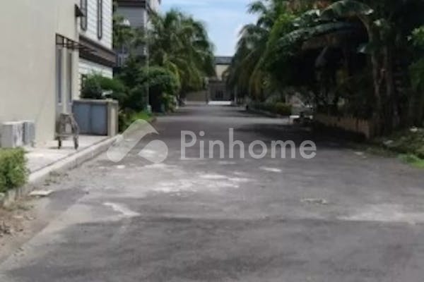 disewakan rumah lingkungan nyaman di komplek rich mansion  jl  letjen jamin ginting titi rante  medan - 5