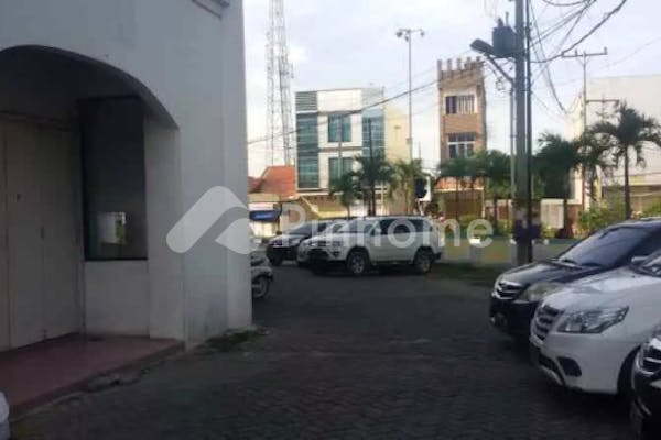 disewakan ruko lokasi strategis di jl  haji adam malik - 5