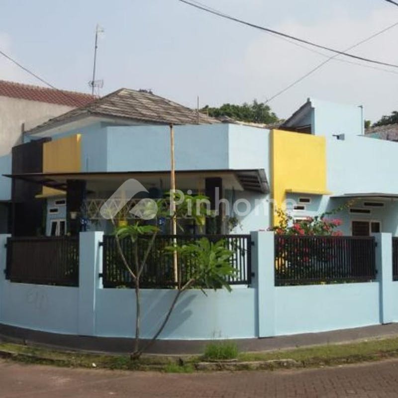 dijual rumah 2 lantai 3kt 340m2 di jl  japos - 1