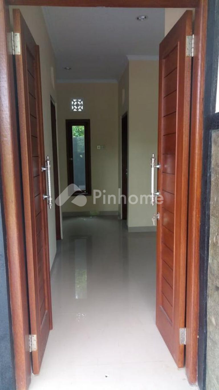 Dijual Rumah Siap Pakai di Denjalan, Jl. Raya Batubulan - Gambar 4