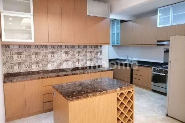 dijual rumah lokasi strategis di pondok indah - 3