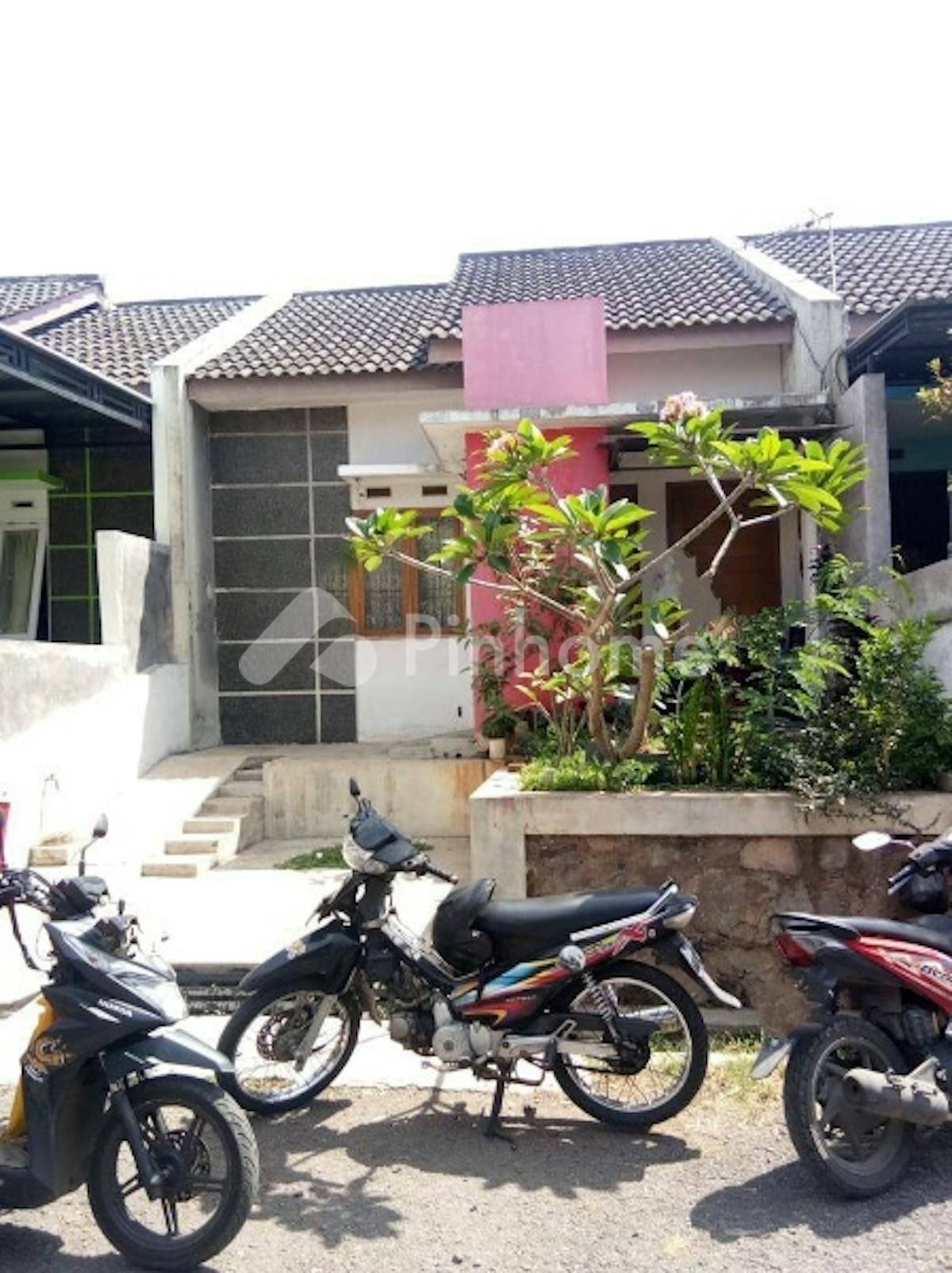 Dijual Rumah Lokasi Strategis di Cilengkrang - Gambar 1