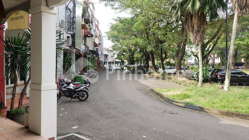 dijual ruko lokasi strategis dekat pasar modern bsd di golden road  bsd  tangerang - 6