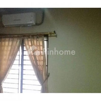 dijual rumah 2 lantai 3kt 72m2 di graha raya verina - 2