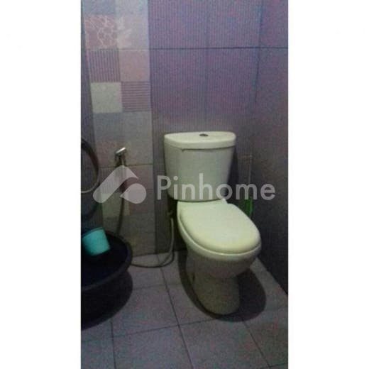 dijual rumah 2 lantai 3kt 72m2 di graha raya verina - 4