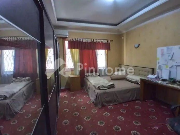 dijual rumah lokasi strategis di pesona kalisari - 4