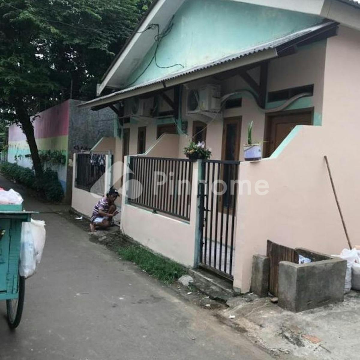 Dijual Rumah Sangat Cocok Untuk Investasi di Jl. Baitis Salmah - Gambar 1