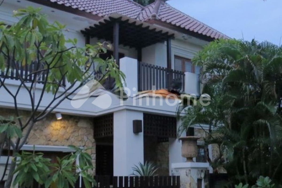similar property disewakan rumah lingkungan asri dekat ciputra di darmo hill  jalan pakis bukit kamboja - 1