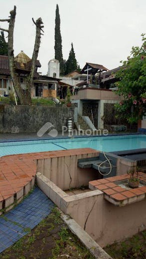 dijual rumah siap pakai di cisarua  bogor - 9