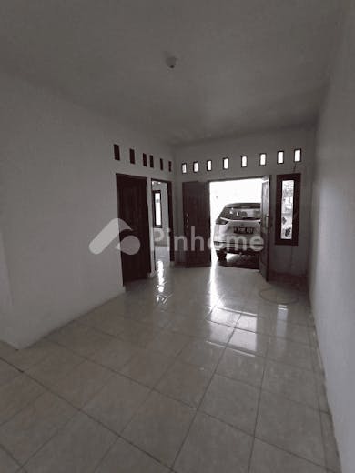 dijual rumah lokasi strategis di jl  citra raya boulevard - 2