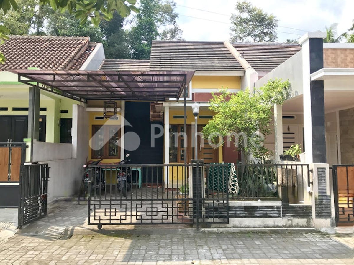Dijual Rumah Lokasi Strategis Dekat Jogja Bay di Jl. Raya Wedomartani - Gambar 1