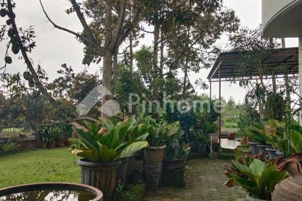 dijual rumah nyaman dan asri dekat akses tol di setiabudi  bandung - 4