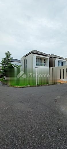 dijual rumah siap pakai dekat mall di royal grande  jl  royal grande - 2