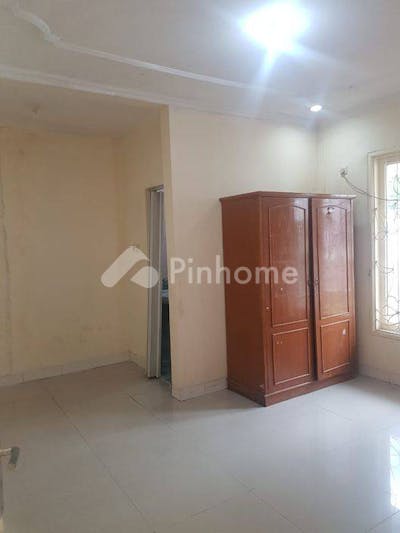 dijual rumah lokasi bagus di jl niaga hijau pondok indah - 4