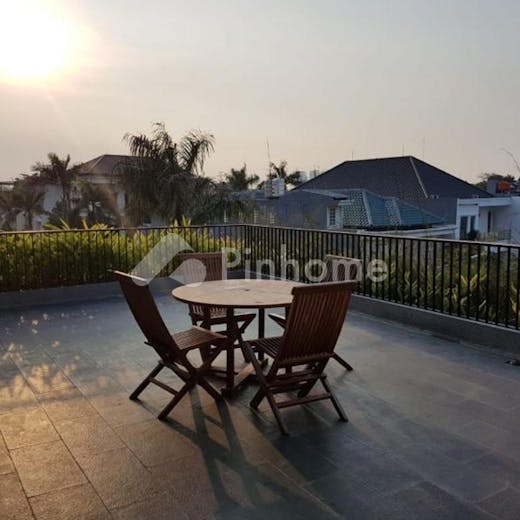 dijual rumah lokasi strategis di pik camar indah  jl  pantai indah selatan - 2