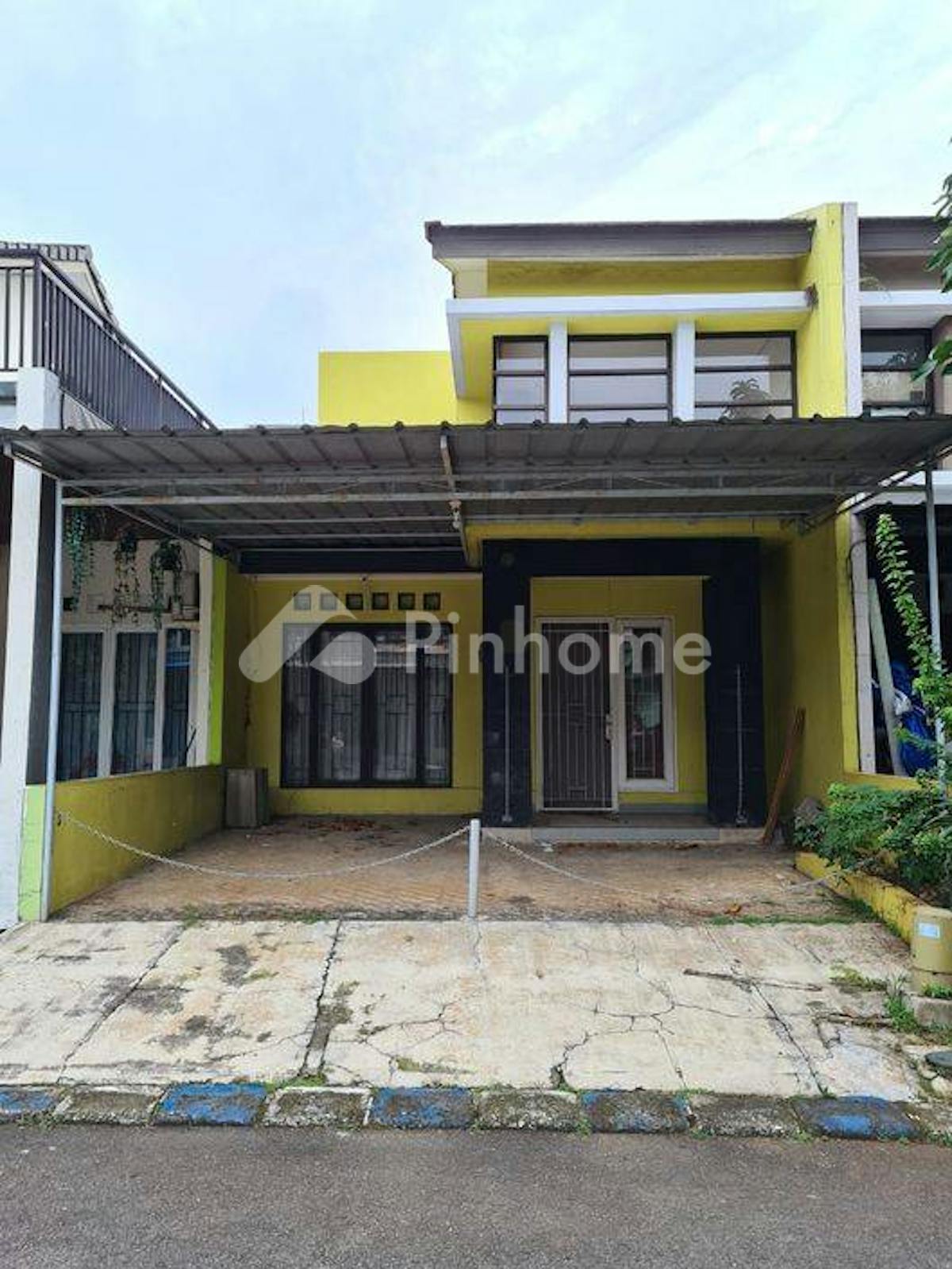 Dijual Rumah Lokasi Strategis di Komplek Graha Raya, Tangerang - Gambar 1