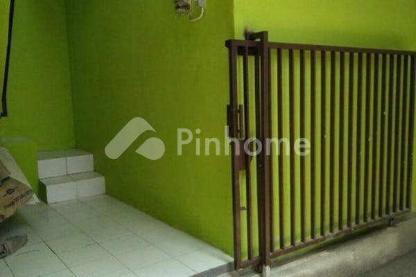 dijual rumah lokasi strategis di jl  raya benda tangerang - 2