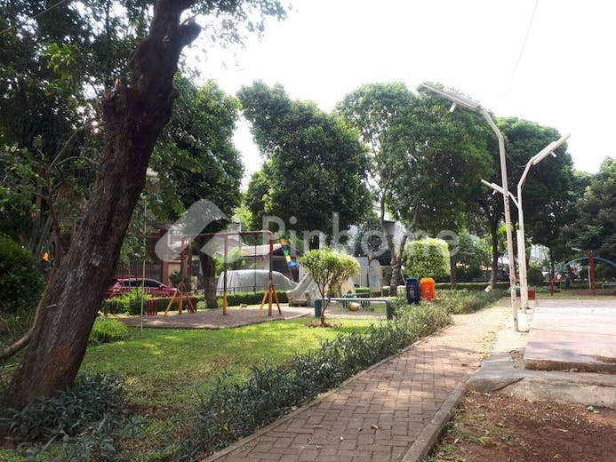 disewakan rumah bebas banjir di kemanggisan - 3