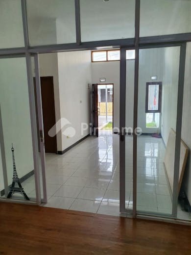 dijual rumah lingkungan aman dan nyaman di jl  raya bojongsoang - 3