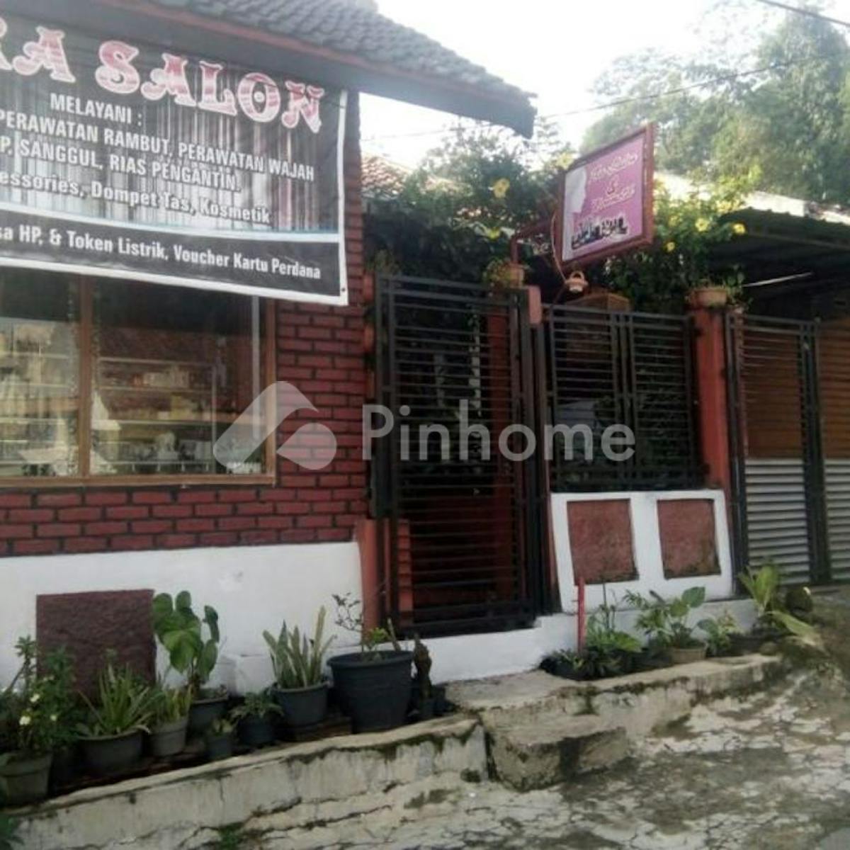 Dijual Rumah Lokasi Strategis Dekat Pasar di Margahurip Indah Jl. Raya Pangalengan - Gambar 1