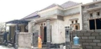 dijual rumah lingkungan nyaman dekat rumah sakit di jl  sumandang - 4