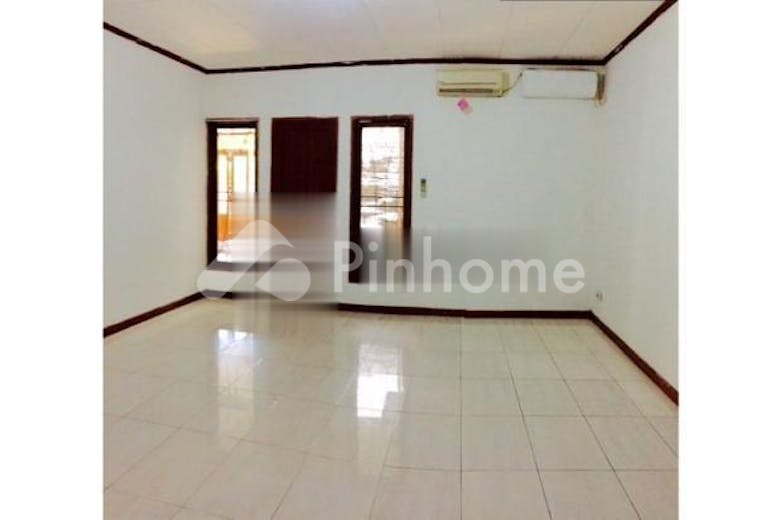 dijual rumah sangat cocok untuk investasi di jl  raya pasar minggu  ps  minggu  kec  ps  minggu  kota jakarta selatan  daerah khusus ibukota jakarta 12520 - 6