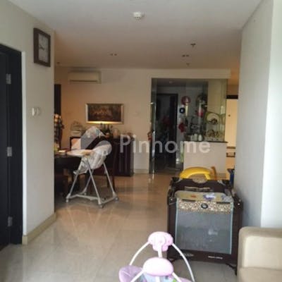 dijual apartemen lokasi strategis di apartemen somerset permata berlian  jl  permata berlian - 3