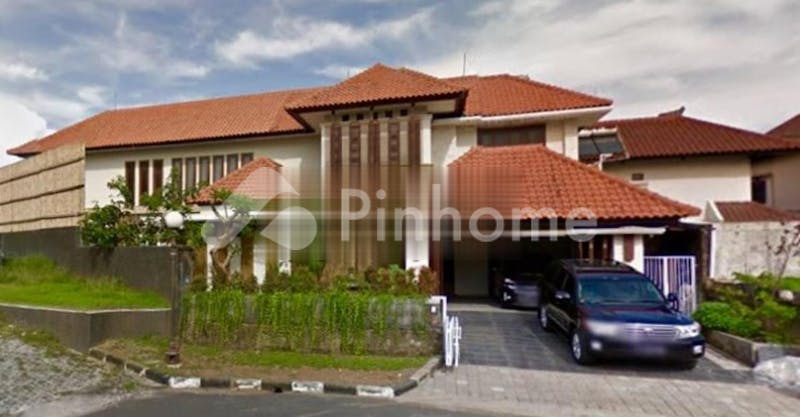 dijual rumah lokasi strategis di jl  gatot subroto timur - 1