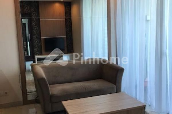 dijual apartemen lokasi bagus di jl  letjen s  parman - 1