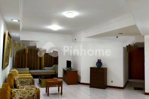 dijual apartemen nyaman dan asri di jl  letjen s  parman