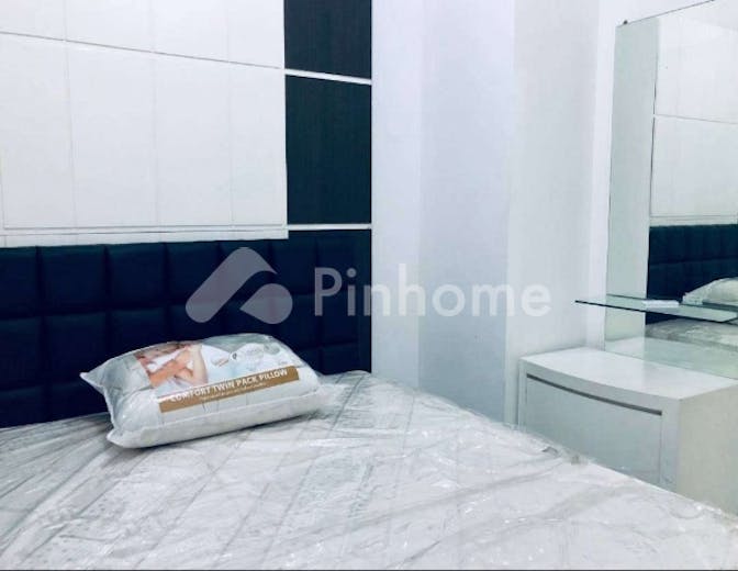 dijual apartemen lokasi stategis dekat mall di eastcoast residence  jl  kalisari damen - 11