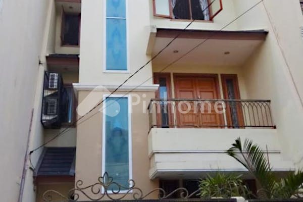 dijual rumah lokasi bagus di kompleks gading surya  jl  gading surya - 1