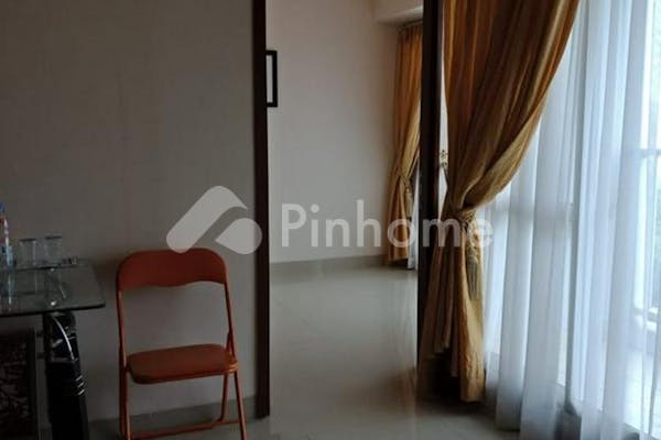 dijual apartemen lokasi strategis di apartemen callia  jl  perintis kemerdekaan - 1