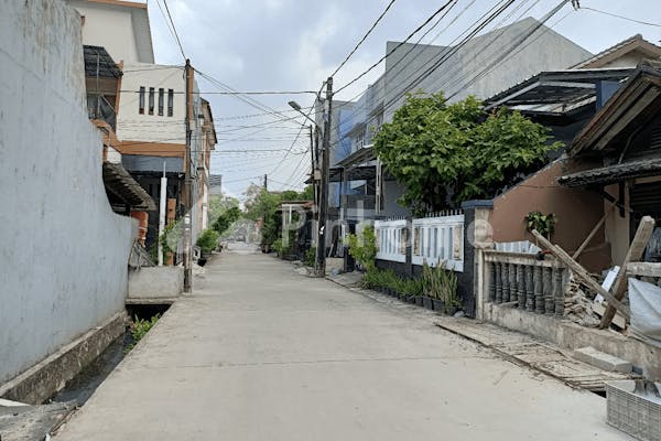 dijual rumah lokasi strategis di komplek bea cukai  jl mataram - 3