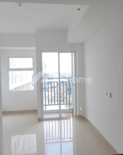 dijual apartemen siap pakai di metropolitan park  jl  lkr  utara - 2