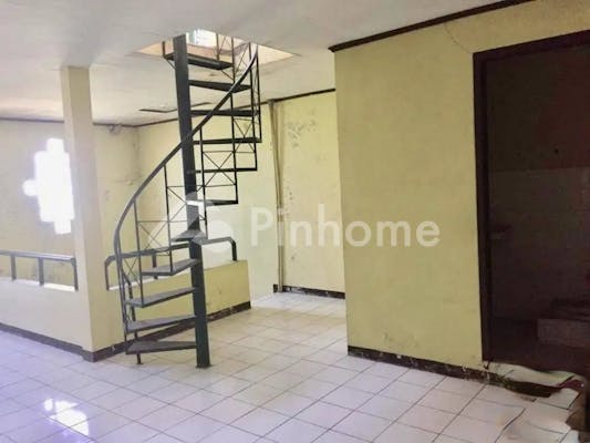 dijual rumah siap pakai dekat mall di jl  komplek kawaluyaan bandung - 7