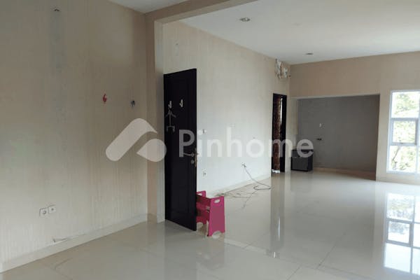 dijual rumah nyaman dan asri di serpong utara - 4